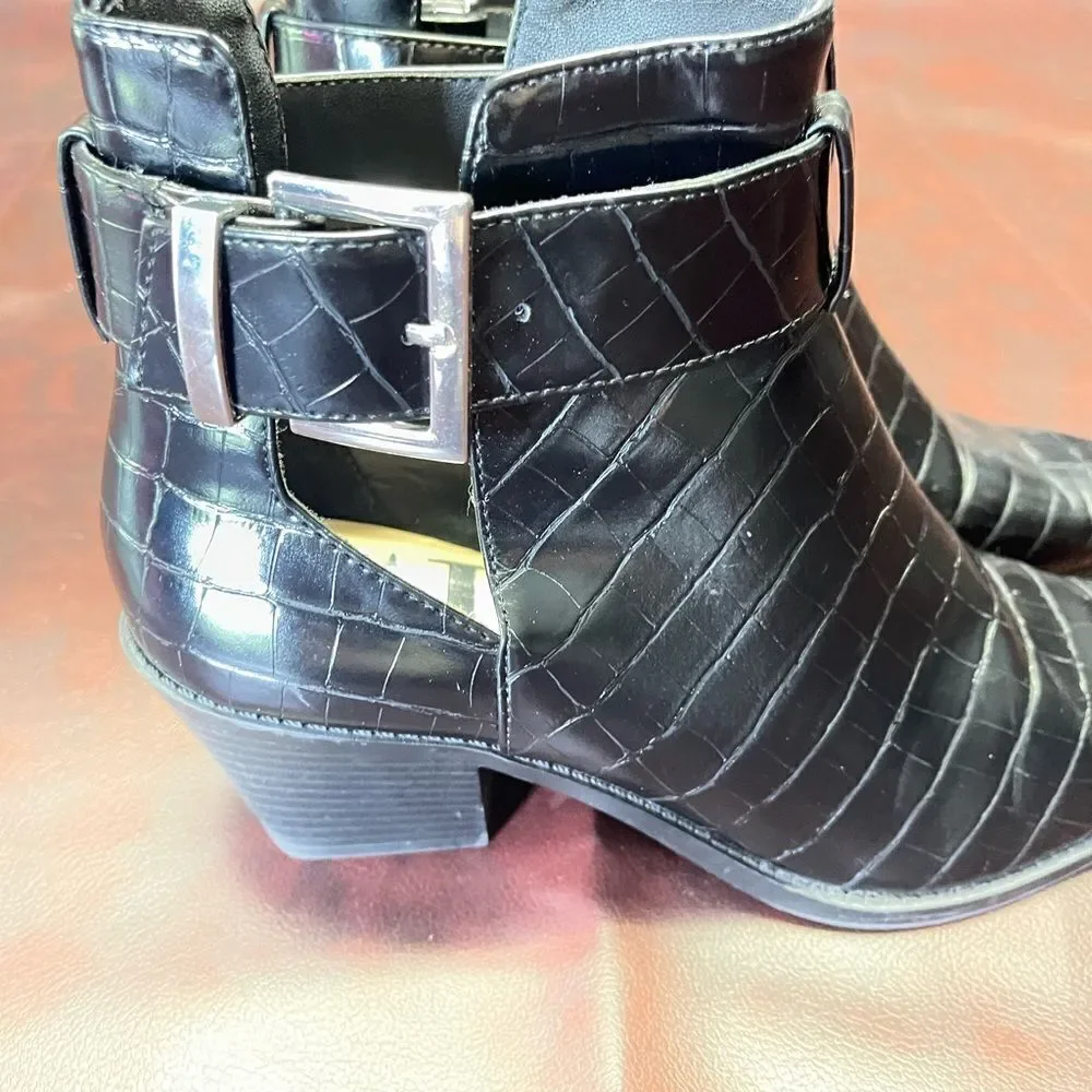 Zara black crocodile print boots booties with buckle & small heel‎ size 39, US 8